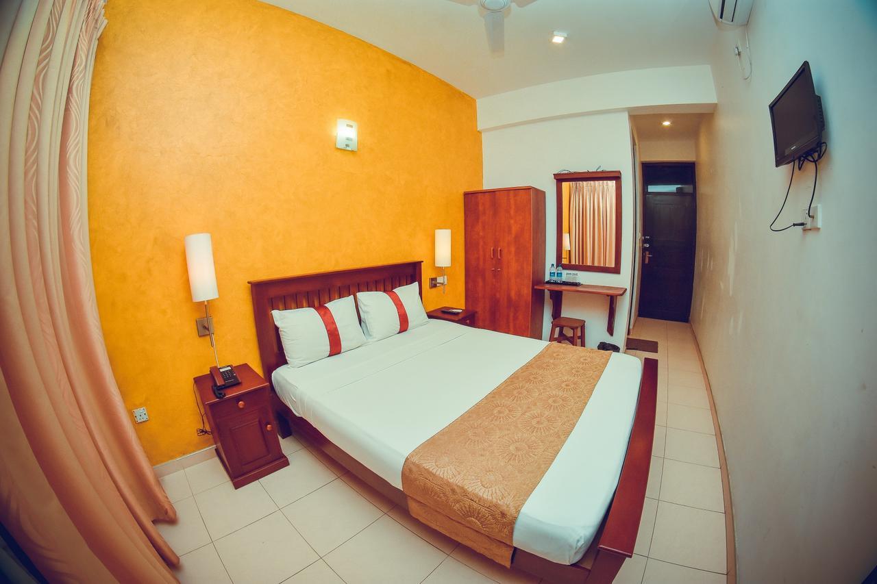 Zendara Hotel Negombo Exteriör bild