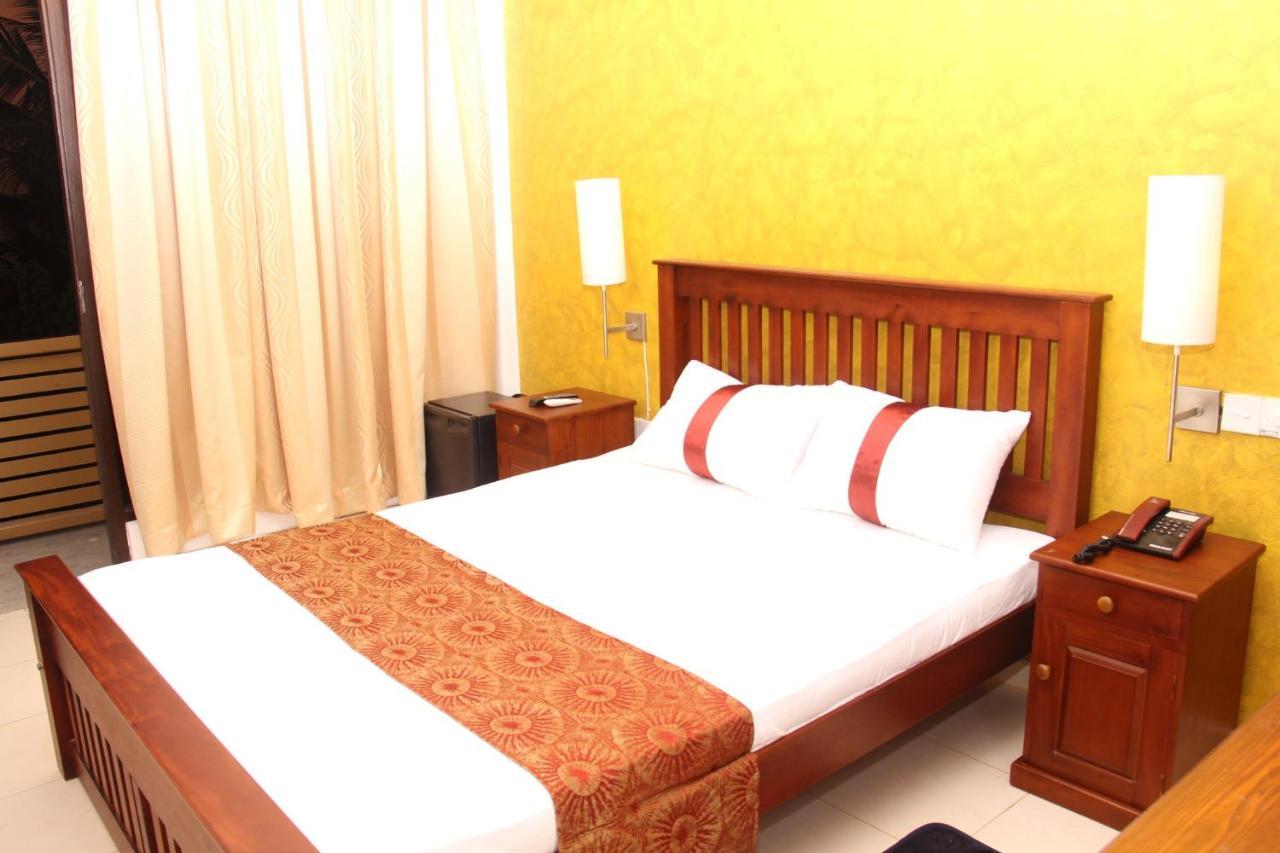 Zendara Hotel Negombo Exteriör bild