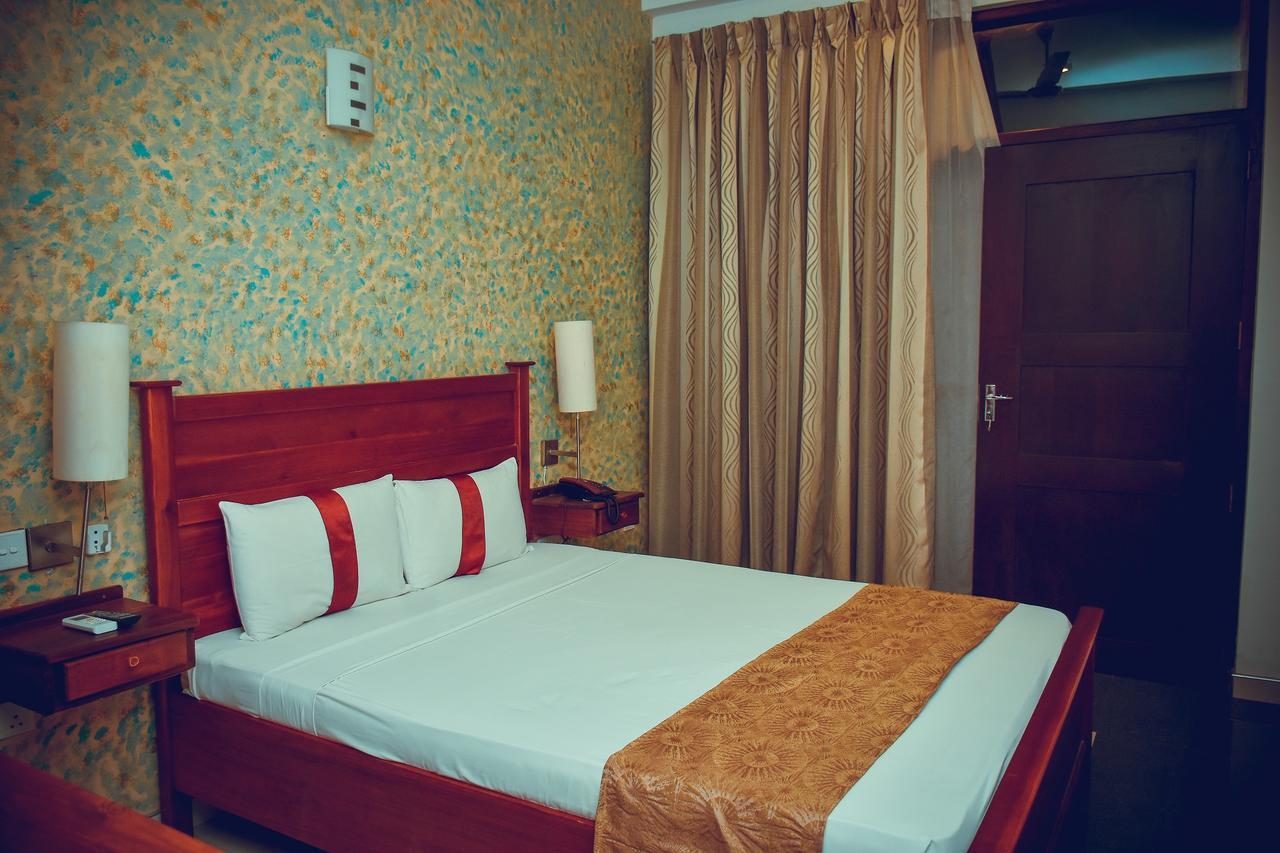 Zendara Hotel Negombo Exteriör bild