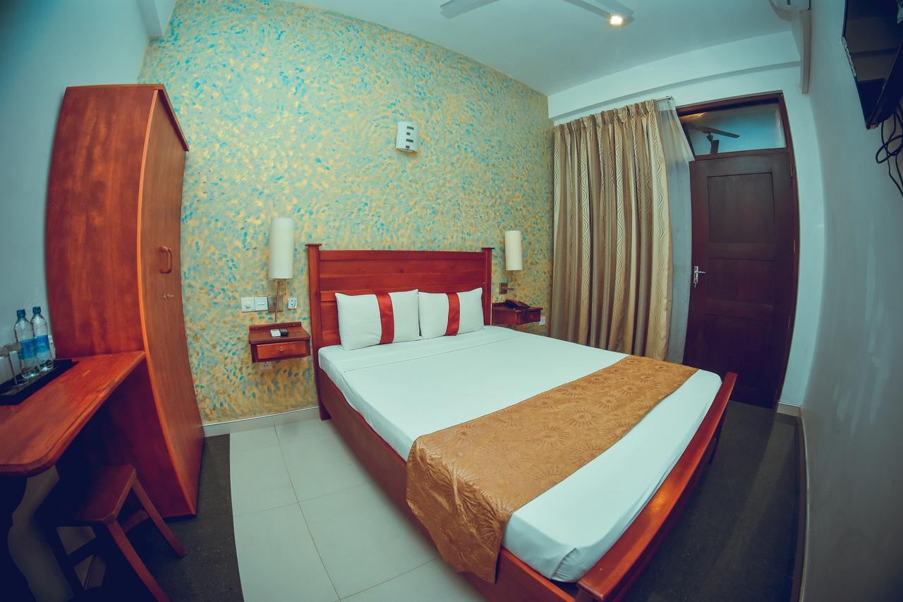 Zendara Hotel Negombo Exteriör bild
