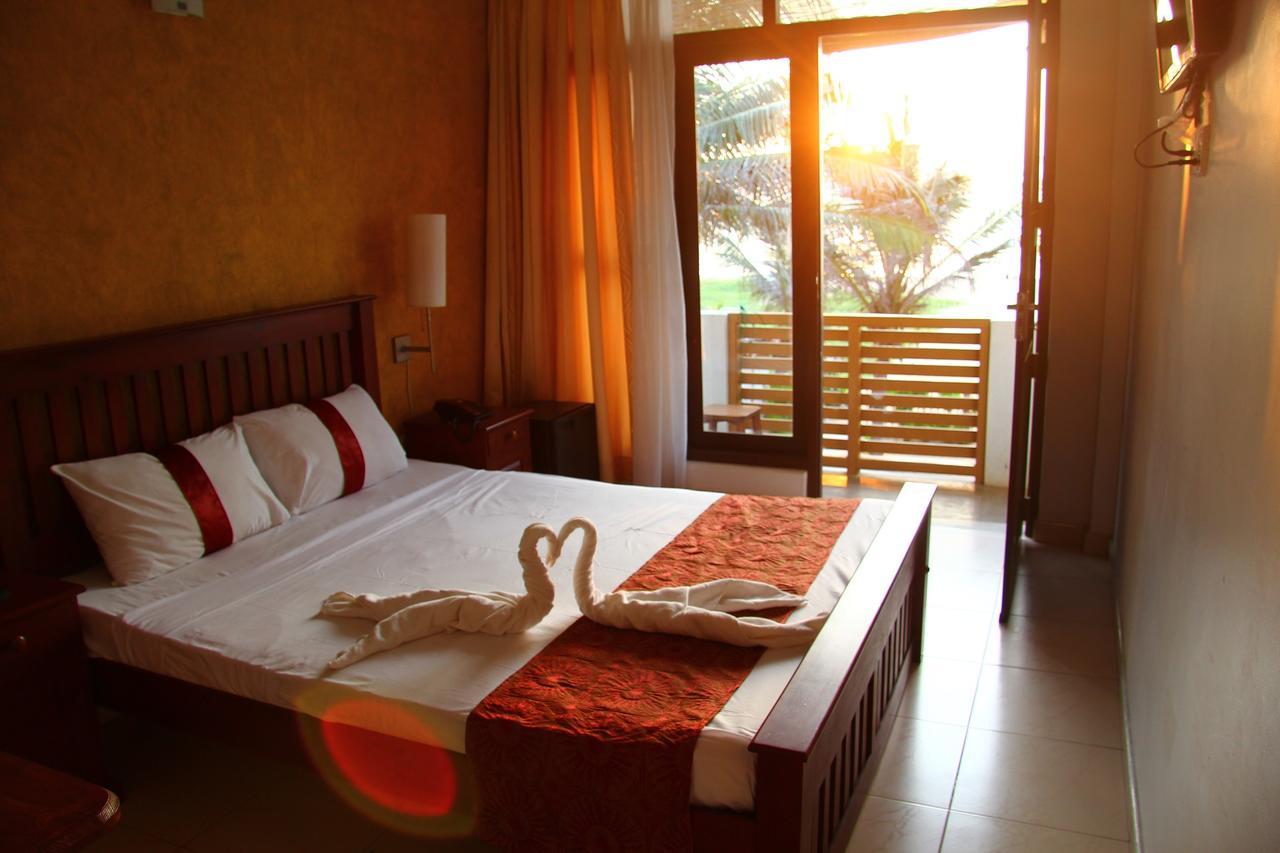 Zendara Hotel Negombo Exteriör bild