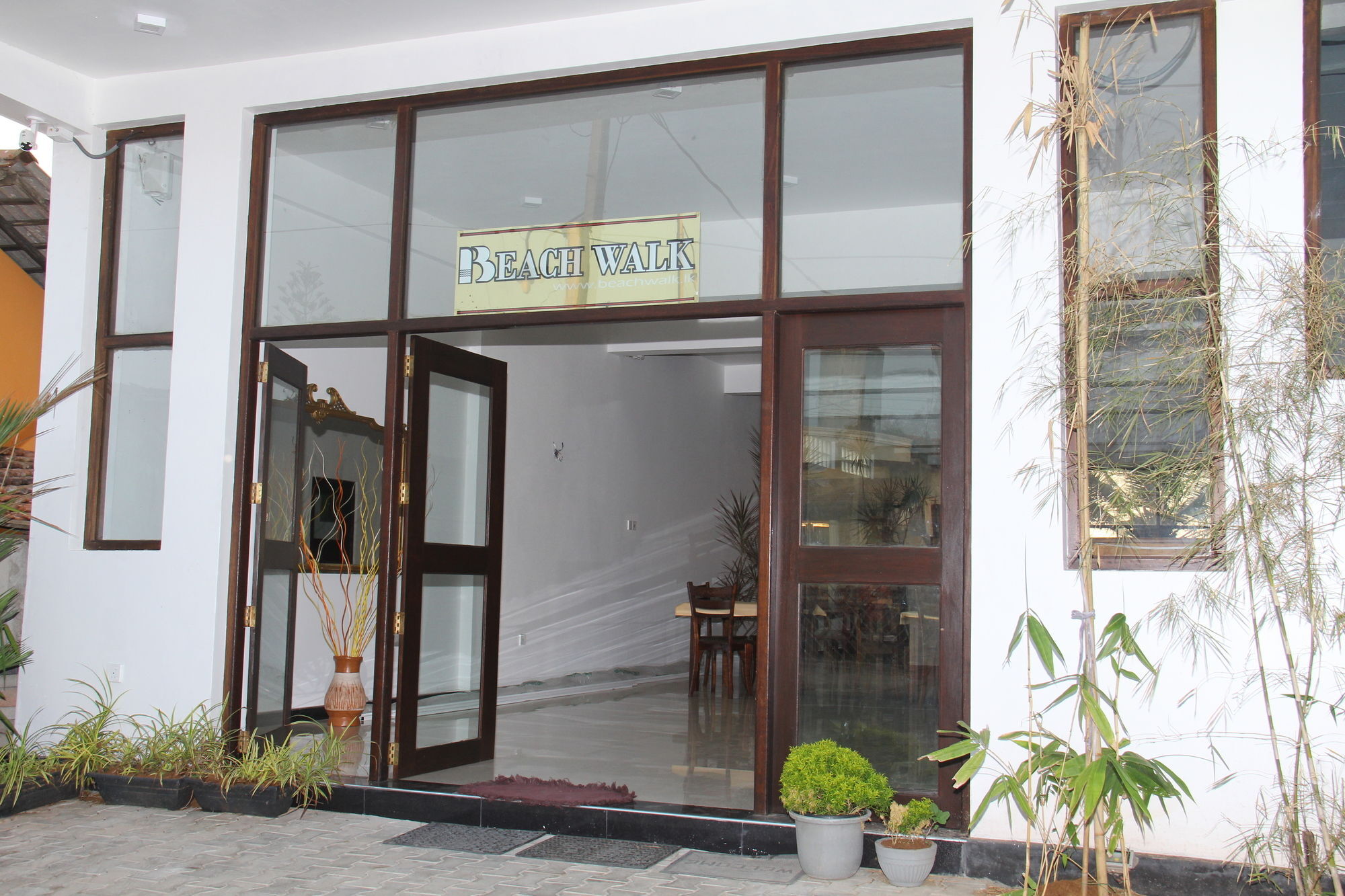 Zendara Hotel Negombo Exteriör bild