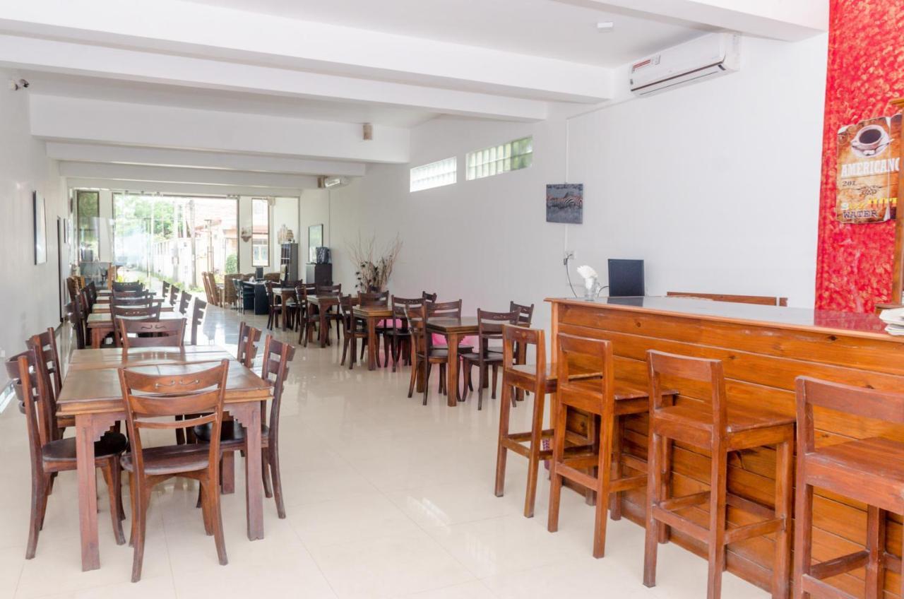 Zendara Hotel Negombo Exteriör bild